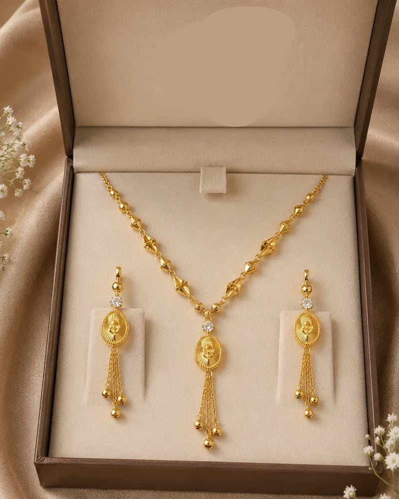 Elegant Pendant Oval Necklace Set